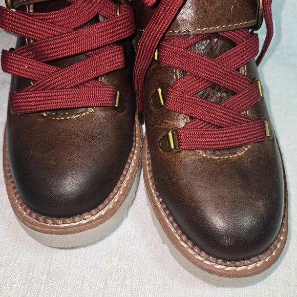 Bionica Brown Women Boots with Red Laces - Picture 3 of 9